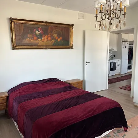 Apartment 2 Bedroom *